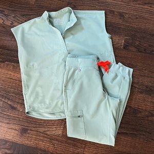 EUC Women’s Figs Jade Scrub Set, Small